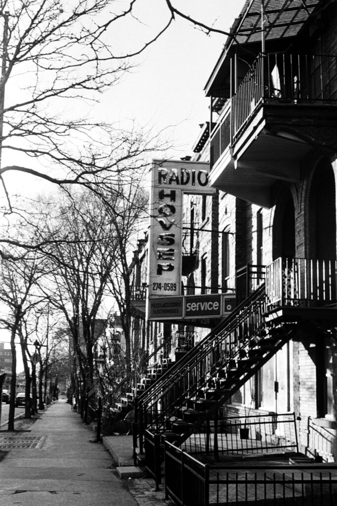 Bedford-Stuyvesant modern living street cafe market