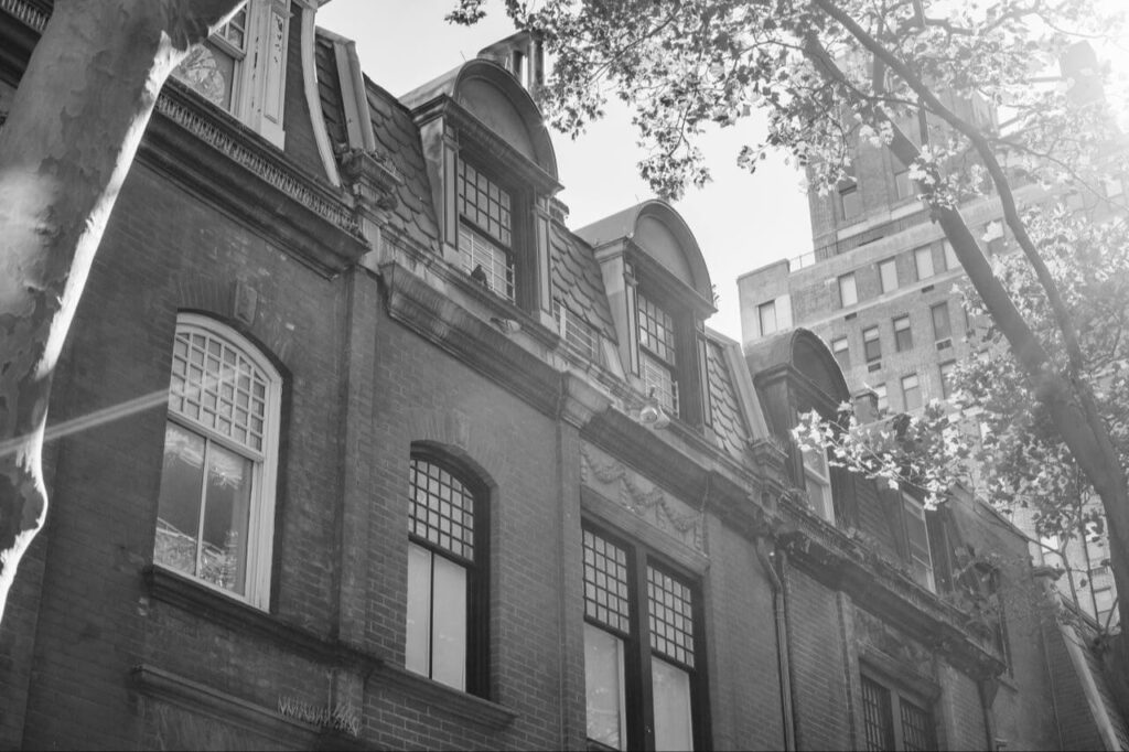 Historic detail apartment in Brooklyn Bed-Stuy